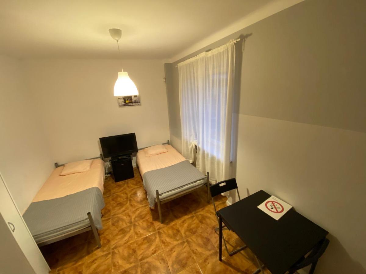 Modlinska 267 No 2 Privat overnatting